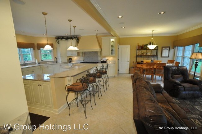 Building Photo - 108 Windwood Heights Dr