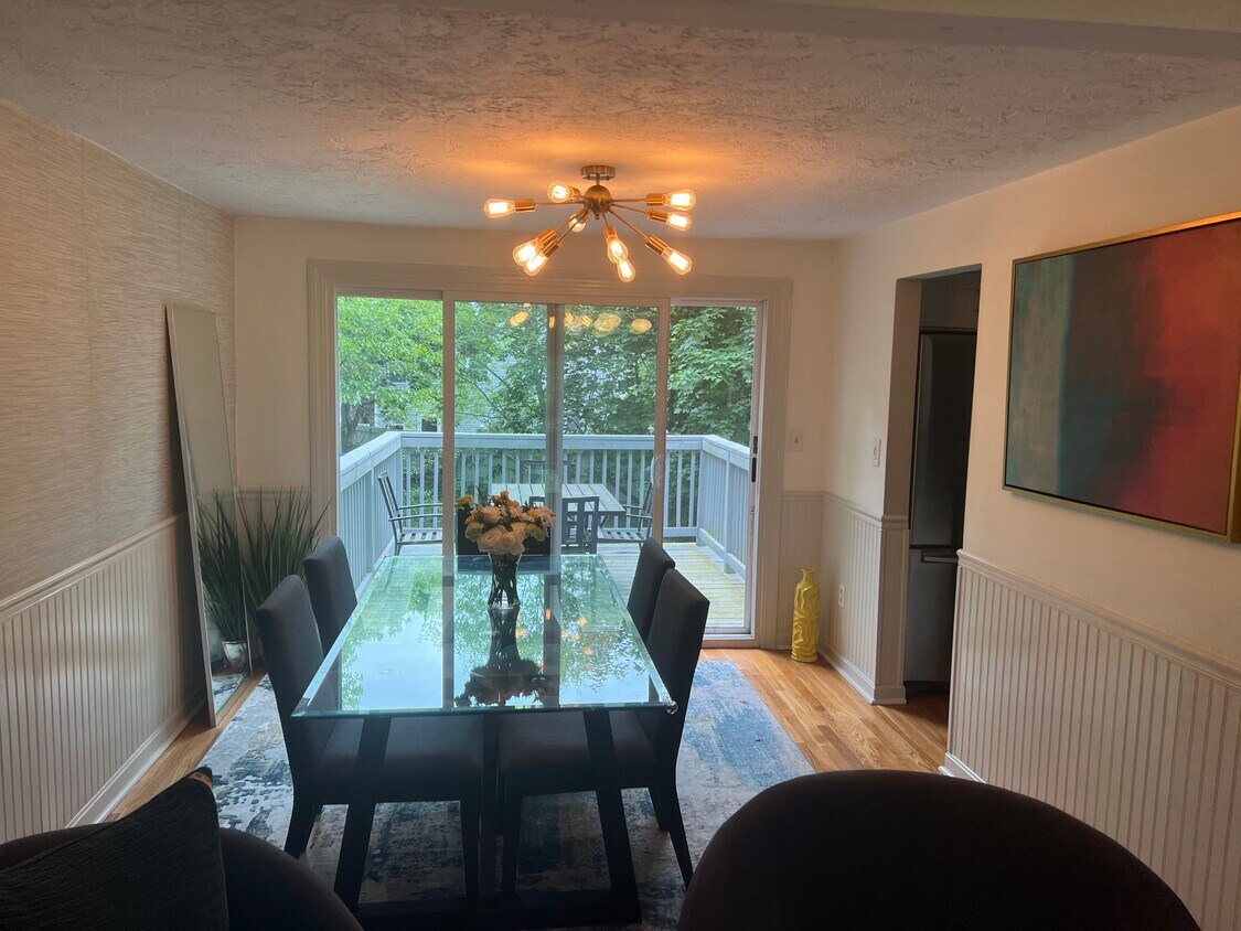 Dining Room - 846 Front St