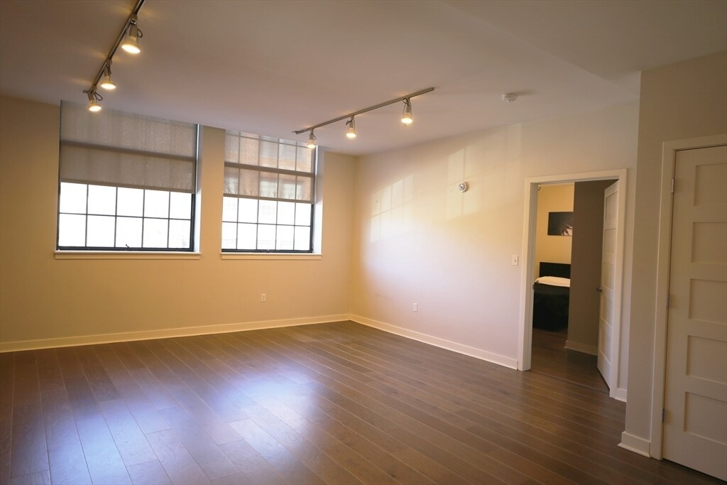 Foto principal - 1245 Adams St