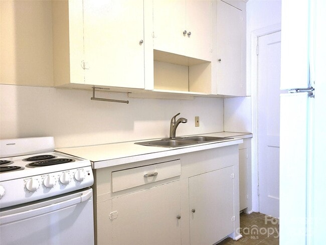 Foto del edificio - 2357 Sharon Rd