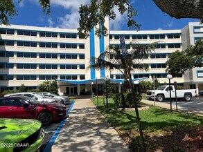 Building Photo - 1224 S Peninsula Dr