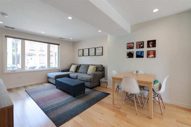 Foto del edificio - 122.5 Webster Ave