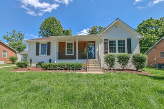 Building Photo - 3025 Blackwood Dr