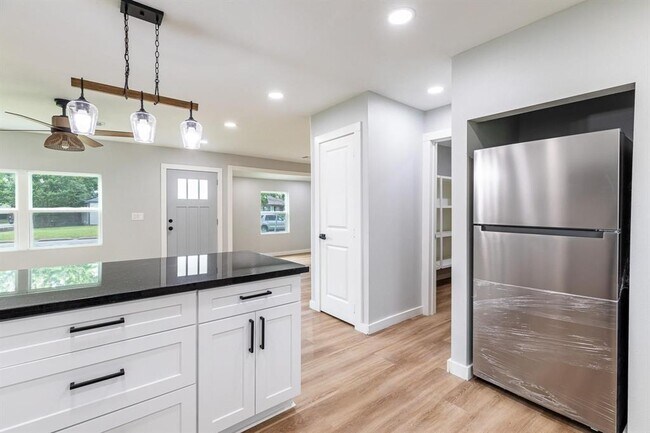 Foto del edificio - 9529 Fairland Dr