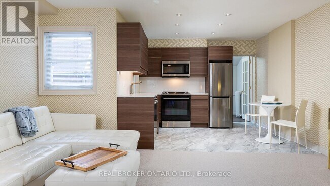 Photo du bâtiment - 583 Indian Rd