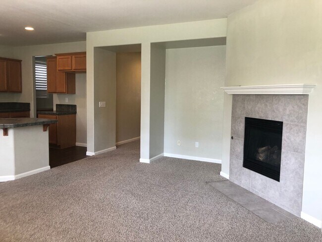 Foto del edificio - 1142 Cabanel Ln