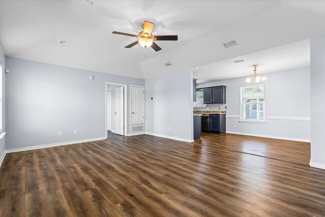 Building Photo - BELLINGRATH ROAD COUNTRY CLUB ESTATES
