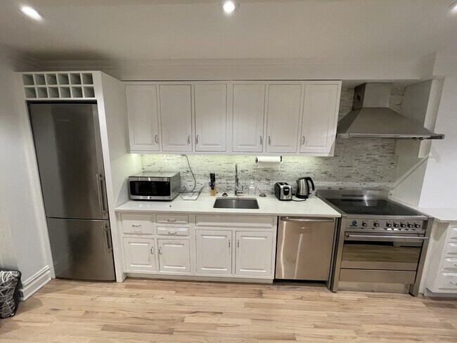 Foto del edificio - 115 E 37th St