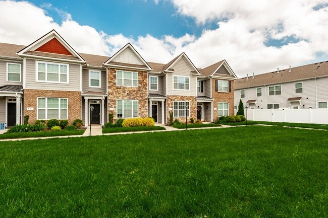 Building Photo - 342 Manor Row