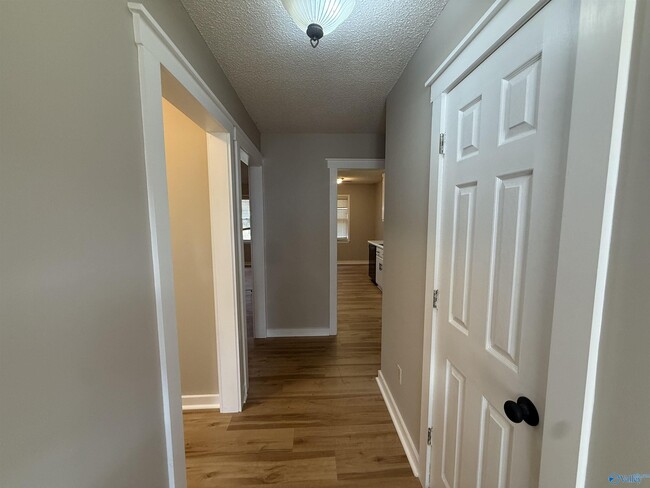 Foto del edificio - 143 Hollington Dr NE