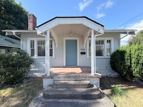 Building Photo - 588 Knapps Pl NE