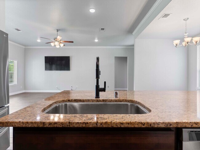 Foto del edificio - 3 bed 2 bath ( Columbia Lakes)