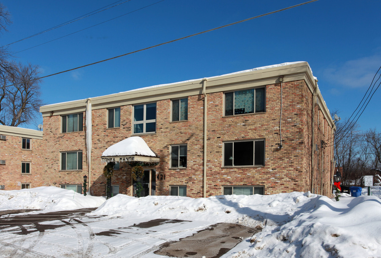Primary Photo - Tonka Manor