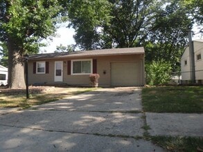 Building Photo - 5207 SW 27th St