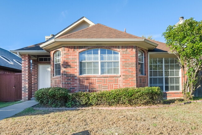 Building Photo - 2221 Baretta Dr