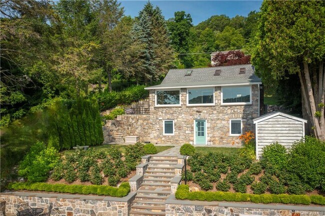 Building Photo - 114 Lakeview Dr