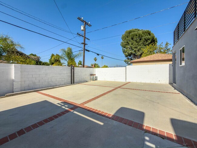Foto del edificio - Spacious 3BR ADU w/ Private Patio!