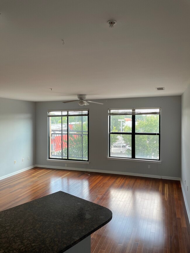 Foto del edificio - 898 Oak St SW