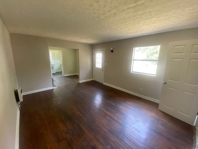 Building Photo - 922 Harbison Dr