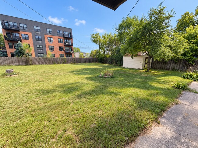 Building Photo - 8820-8822 Griggs Ave