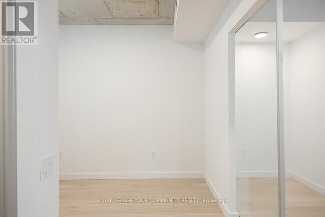 Photo du bâtiment - 1720 Bayview Ave