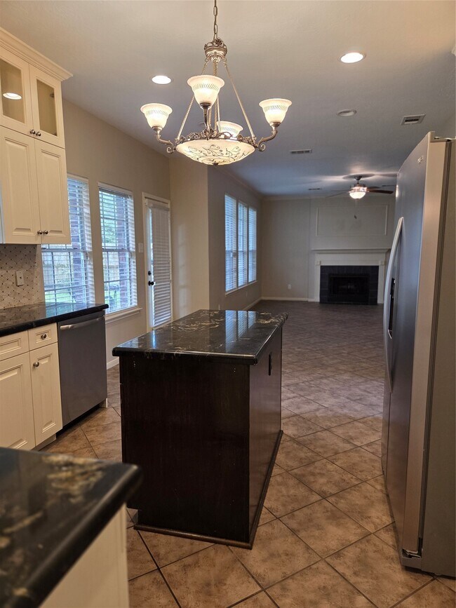 Foto del edificio - 231 Needleleaf Ln