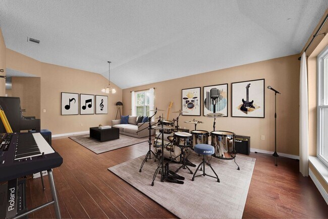 Building Photo - 6700 Carisbrooke Ln