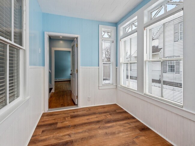 Foto del edificio - 16 Hampden Ave