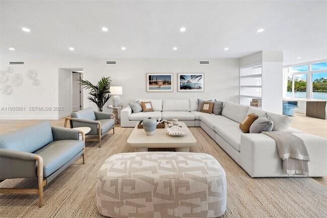 Foto del edificio - 10001 E Bay Harbor Dr