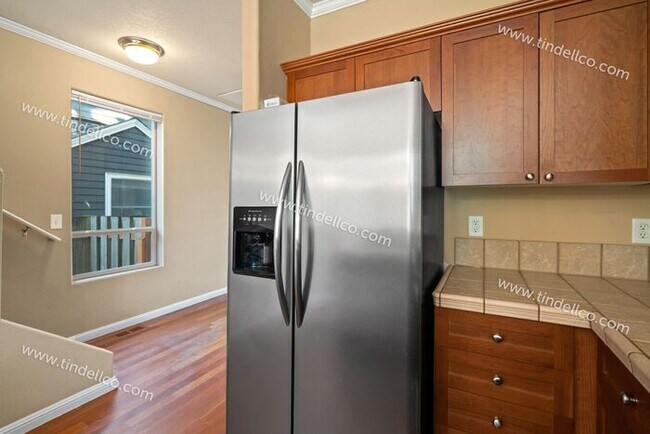 Foto del edificio - Spacious North Portland Home near Columbia Park with fence backyard and pets welcomed