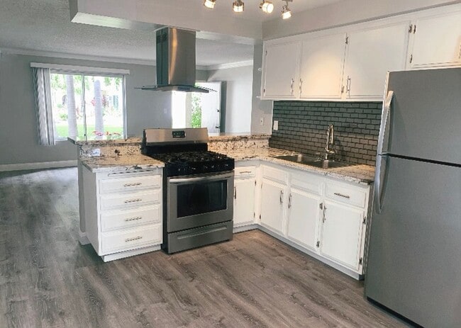 Interior Photo - Vio Cerritos