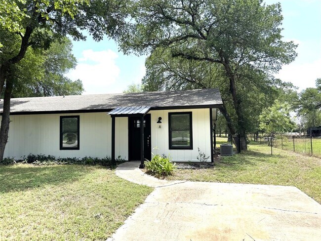 Building Photo - 1558 Lovers Ln