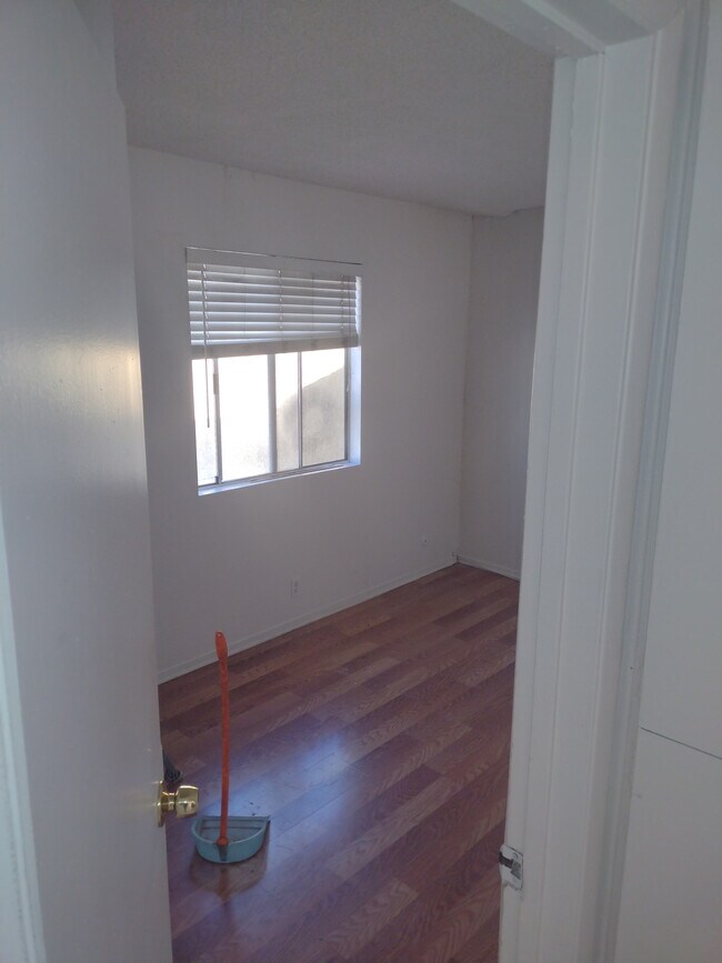 Building Photo - 16118 S Ainsworth St