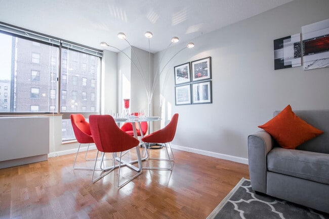 Building Photo - 189 W 89th St