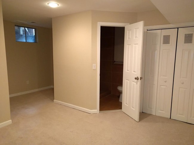 Building Photo - 1459 Bluemont Ct