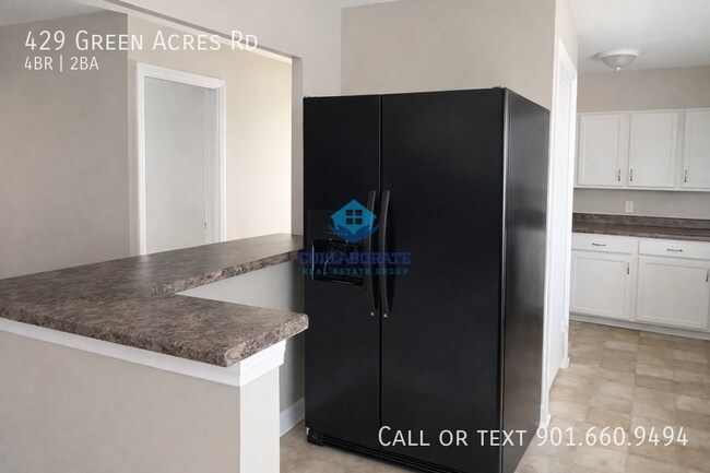 Foto del edificio - 429 Green Acres Rd