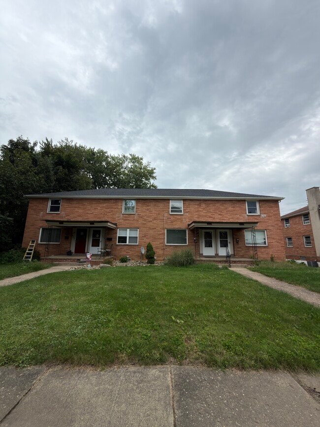 Building Photo - 604 Poplar Ave NW