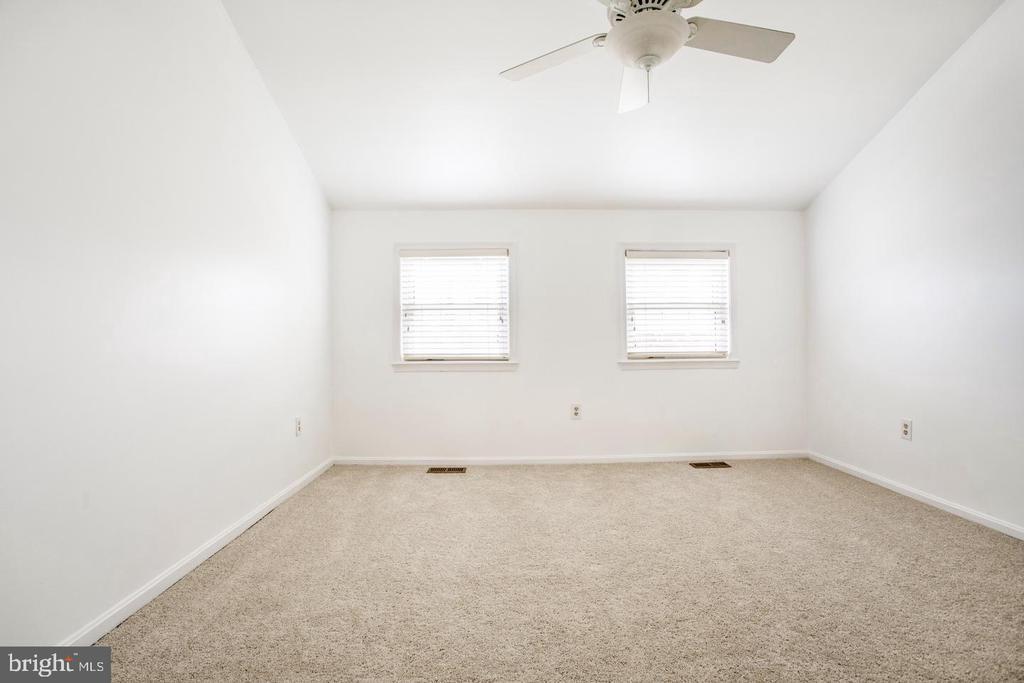 Foto principal - 104 W Montgomery St