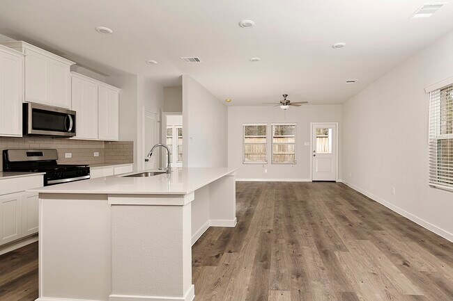 Foto del edificio - 7922 Alset Dr