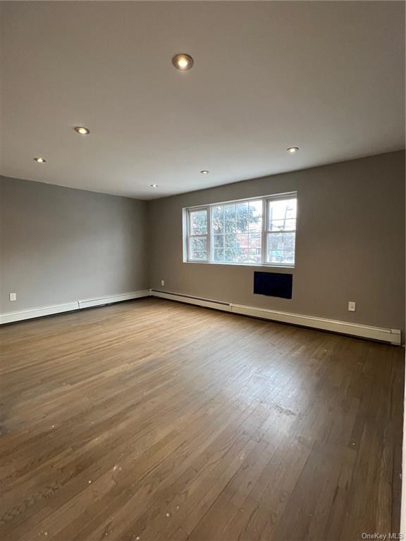 Foto del edificio - 4385 Wickham Ave