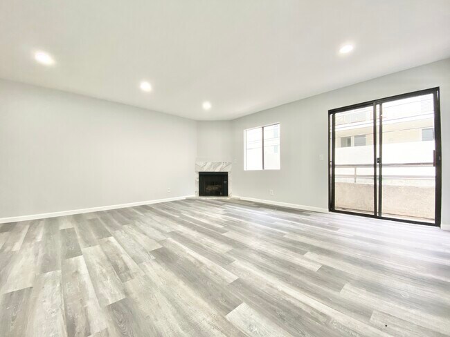 Building Photo - 3989 Meier St