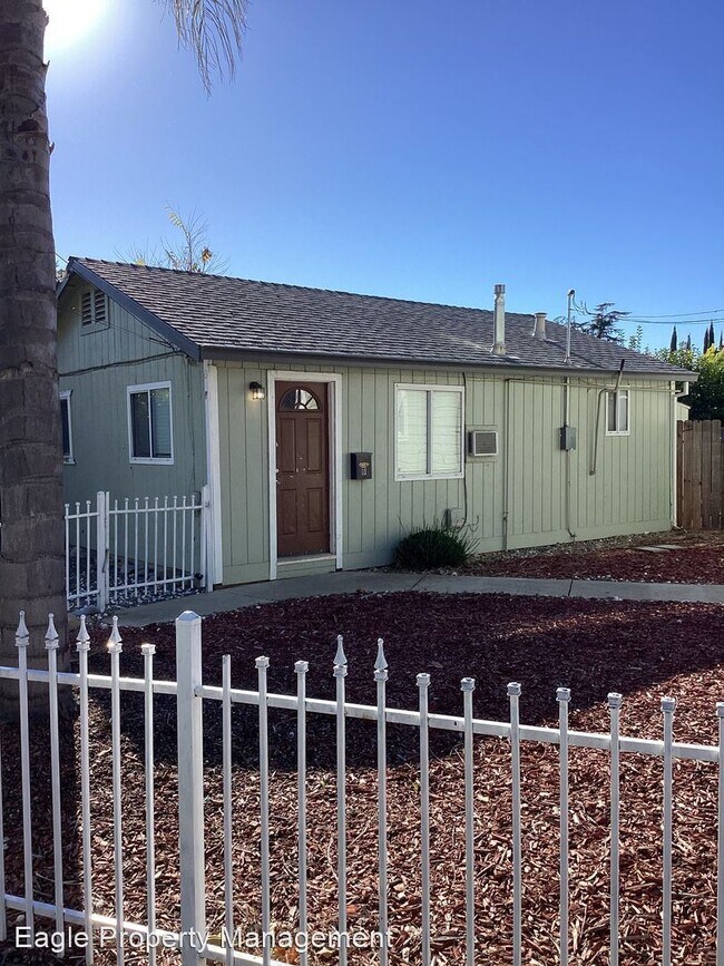 Building Photo - 1 br, 1 bath House - 836 Yolo St Unit B