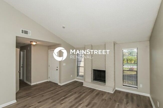 Building Photo - 3 Bedroom Pet-Friendly Home in PALM BAY, FL with Main Street Renewal