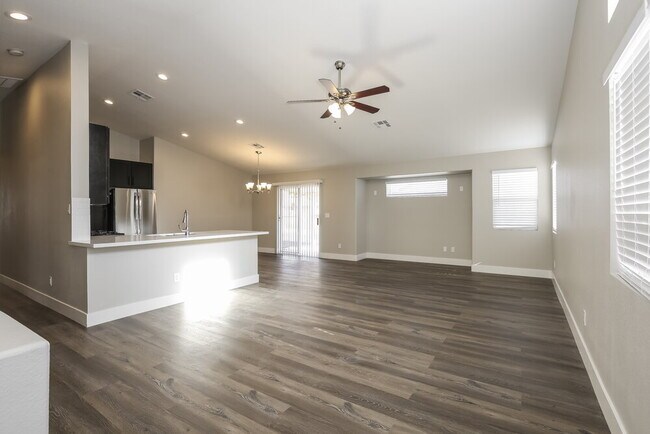 Building Photo - 6126 Magic Mesa St