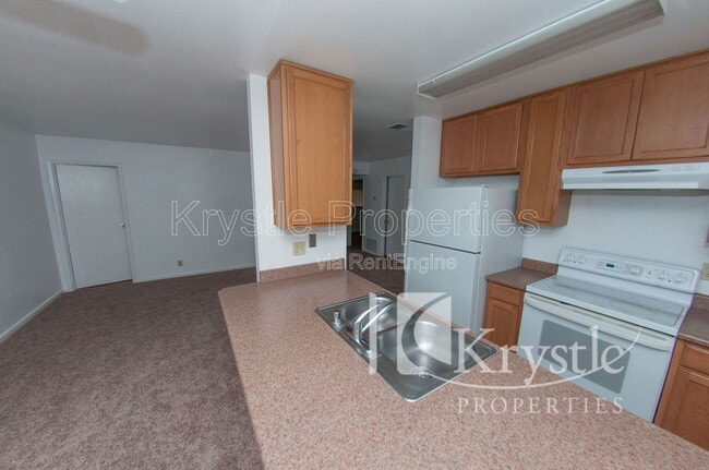 Building Photo - 1900 Alice Dr