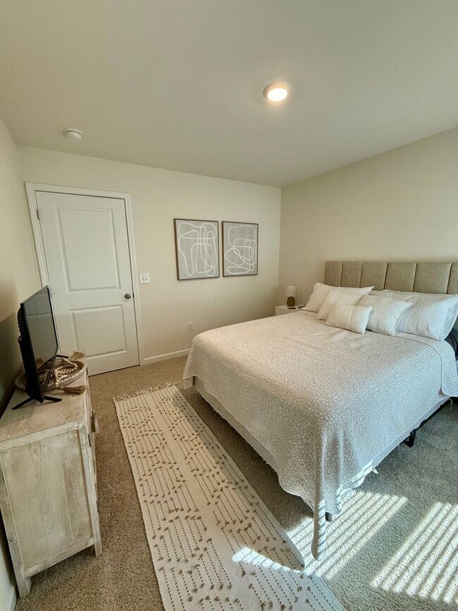 Foto del edificio - 215 Wanderlust Ct