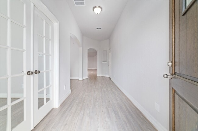 Building Photo - 3230 Andlor Hills Dr