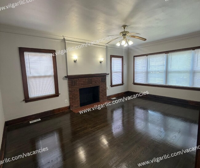 Foto del edificio - Newly Renovated  • 3 Bedrooms • 2 Bathroom  • 2 story Home