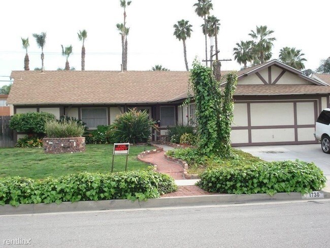 Building Photo - 3 br, 2 bath House - 1730 E. Hodson Ave