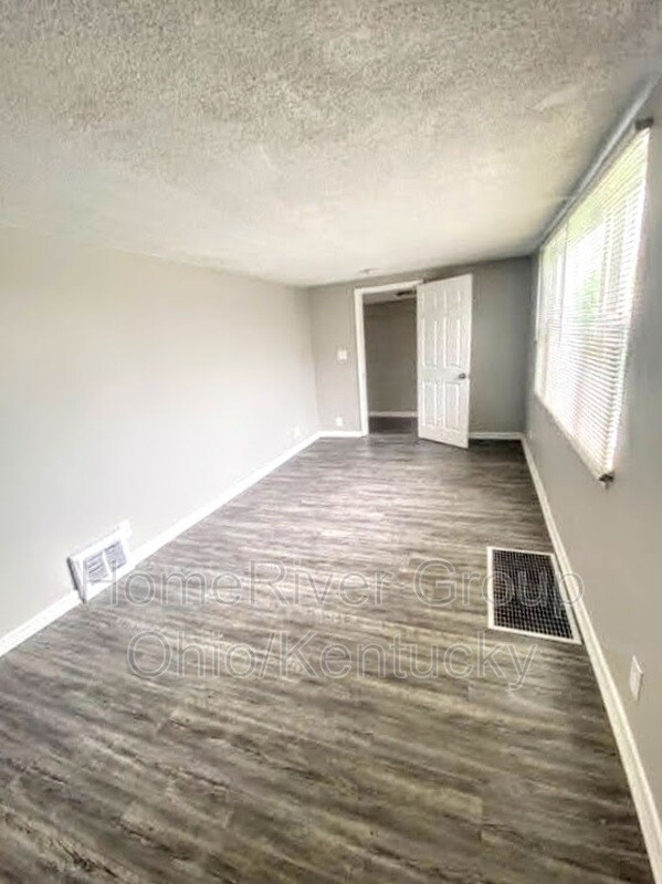 Building Photo - 1709 Campbell Dr